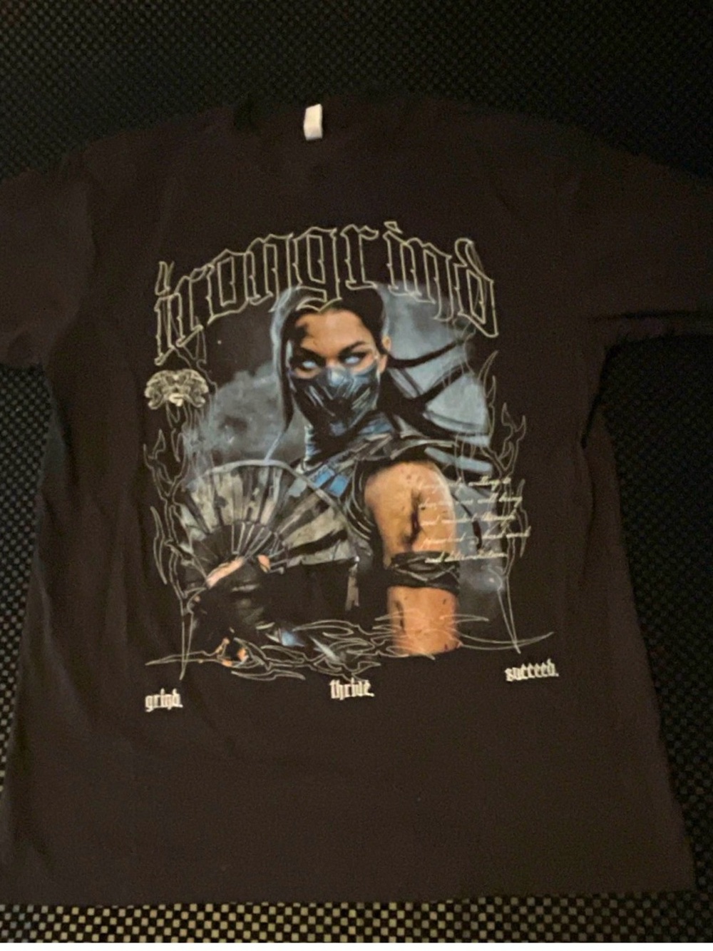 Black Graphic kitana Short Sleeve Tee